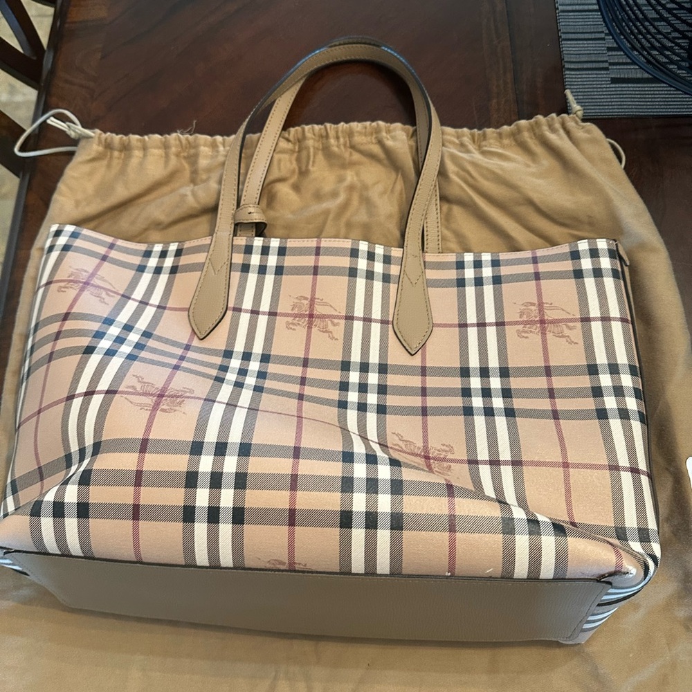 Burberry medium reversible tote bag